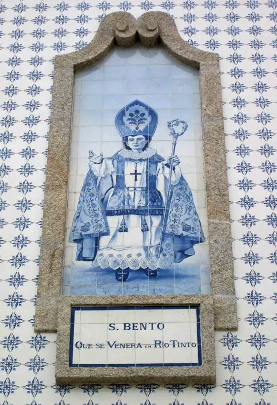 Painel de azulejo de São Bento na Igreja de Rio Tinto