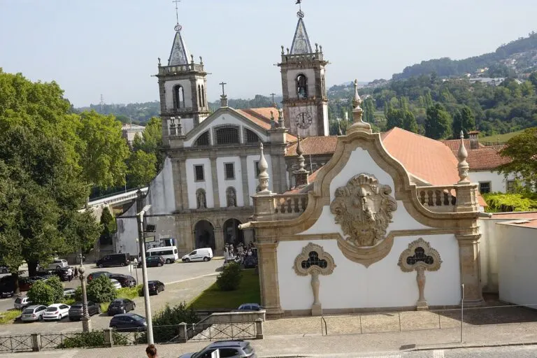 Mosteiro de São Bento, em Santo Tirso, visto do alto